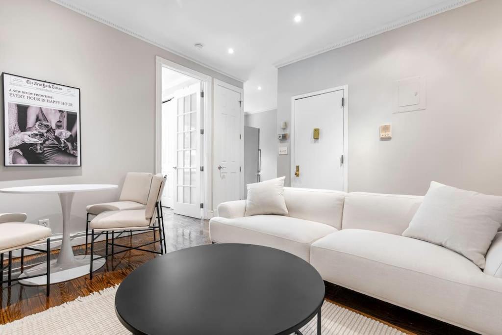 Gorgeous & Bright 3Bdr & 1Bth In Midtown Manhattan Nova Iorque Exterior foto