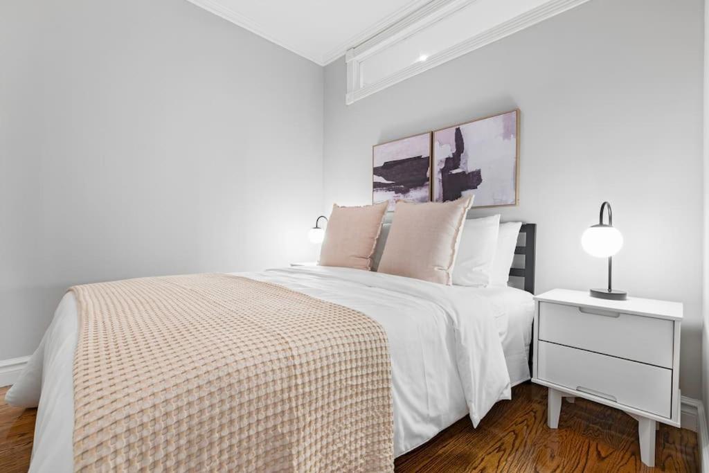 Gorgeous & Bright 3Bdr & 1Bth In Midtown Manhattan Nova Iorque Exterior foto